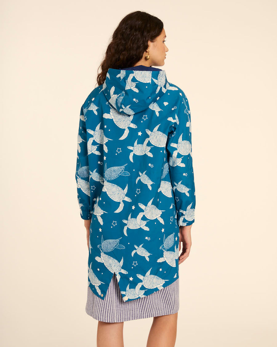 PARKA CON CAPUCHA TORTUGAS