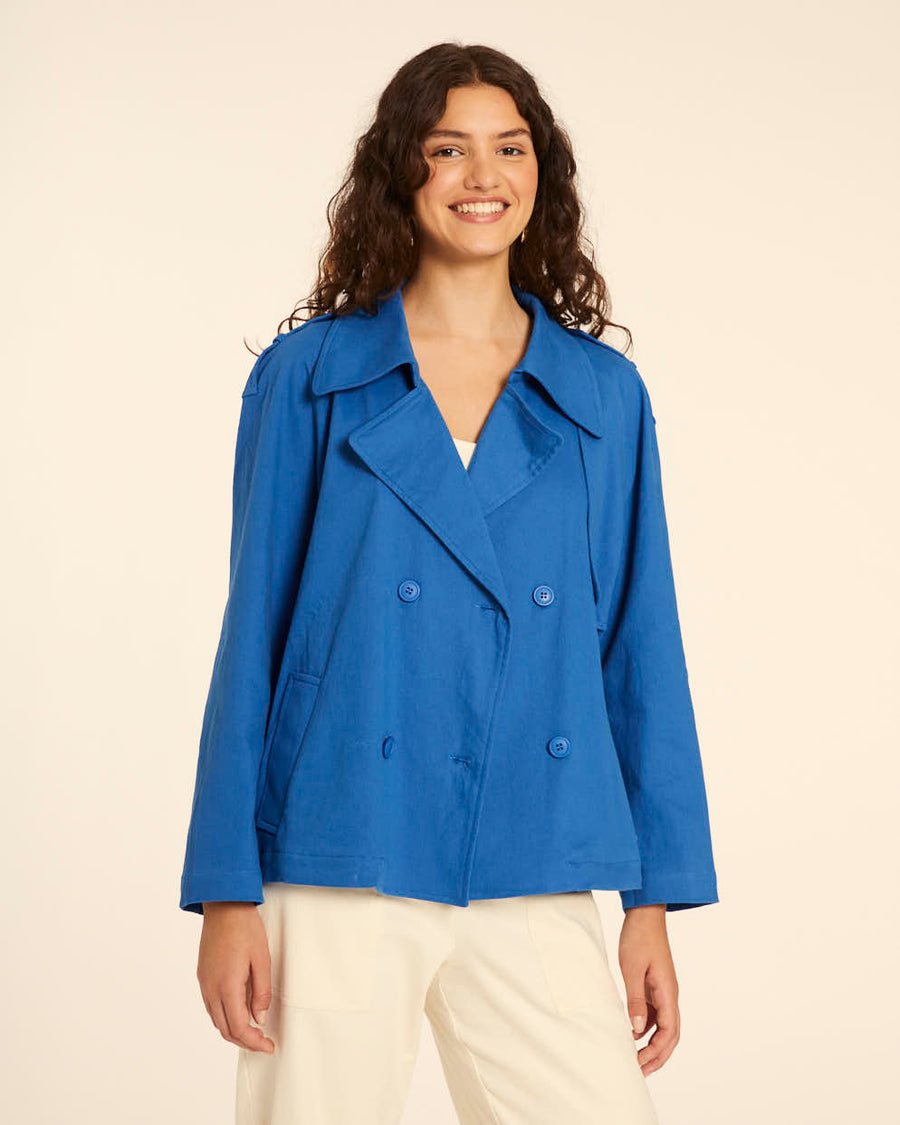 TRENCH CORTO CANVAS AZUL