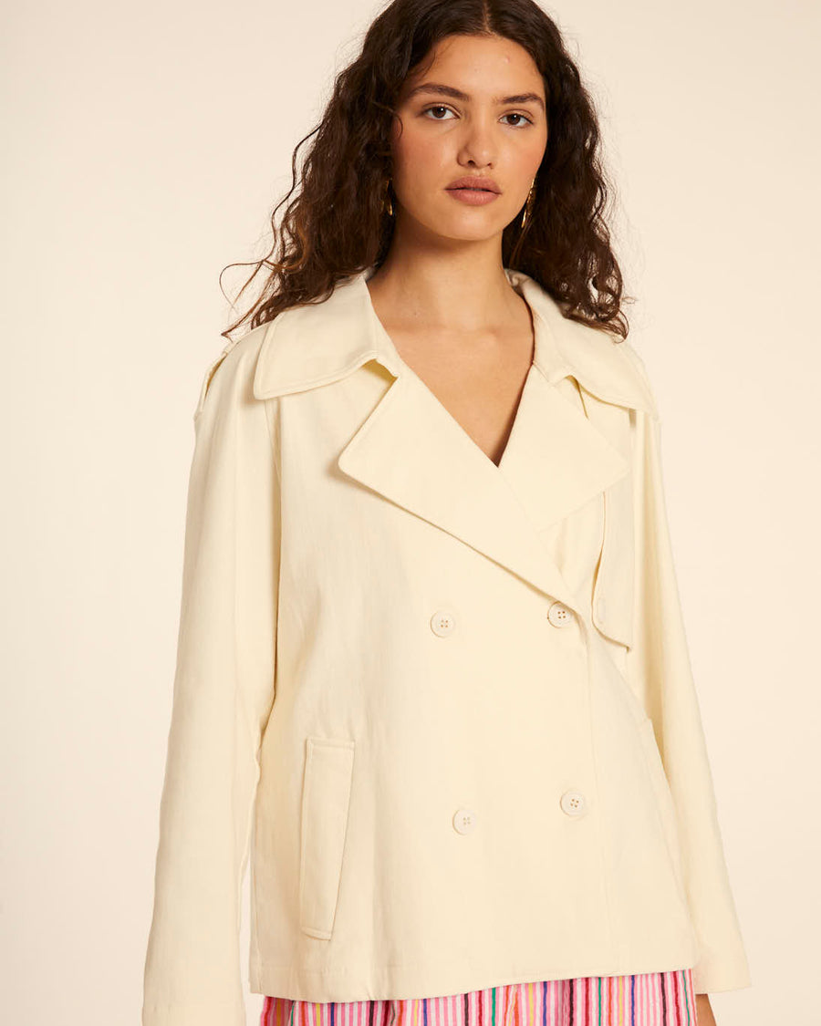 TRENCH CORTO CANVAS CREMA