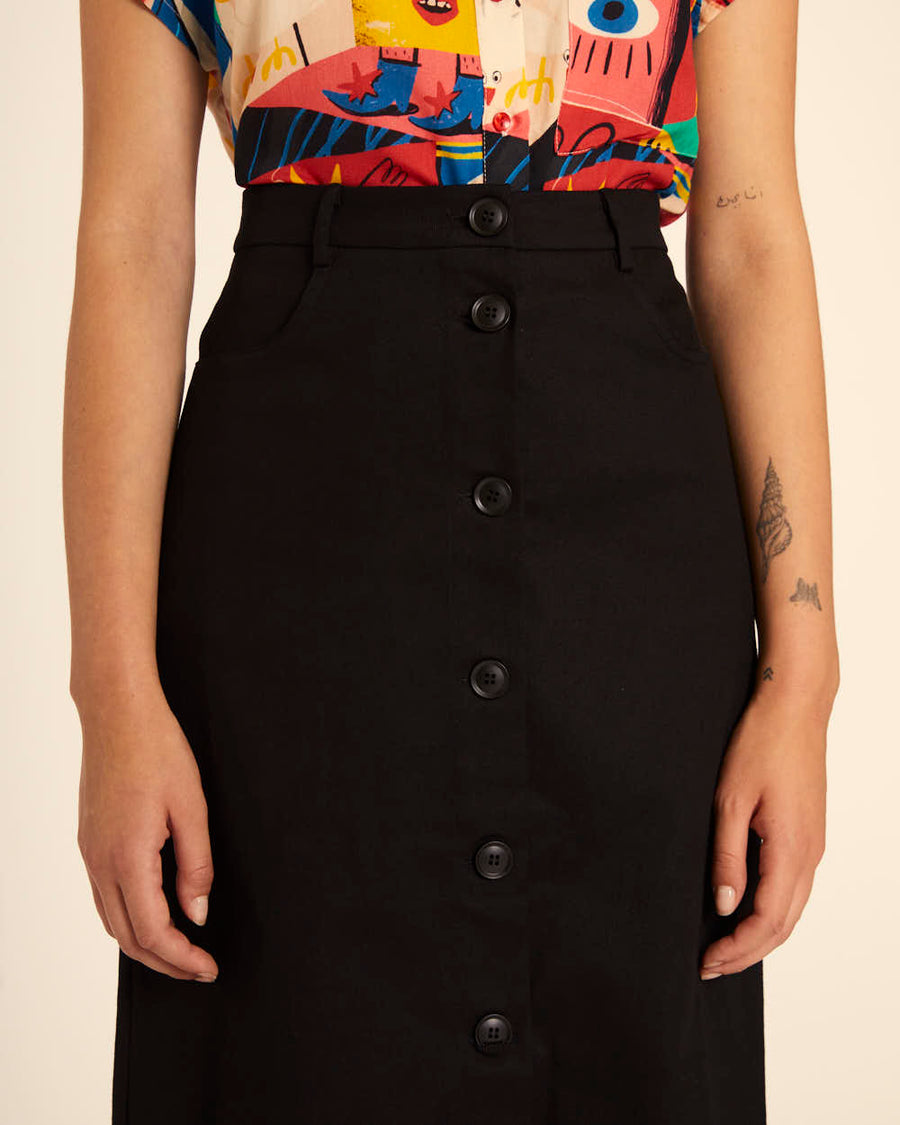 FALDA BOTONES MIDI NEGRO