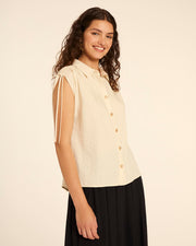 CAMISA CON ESTRELLAS CREMA