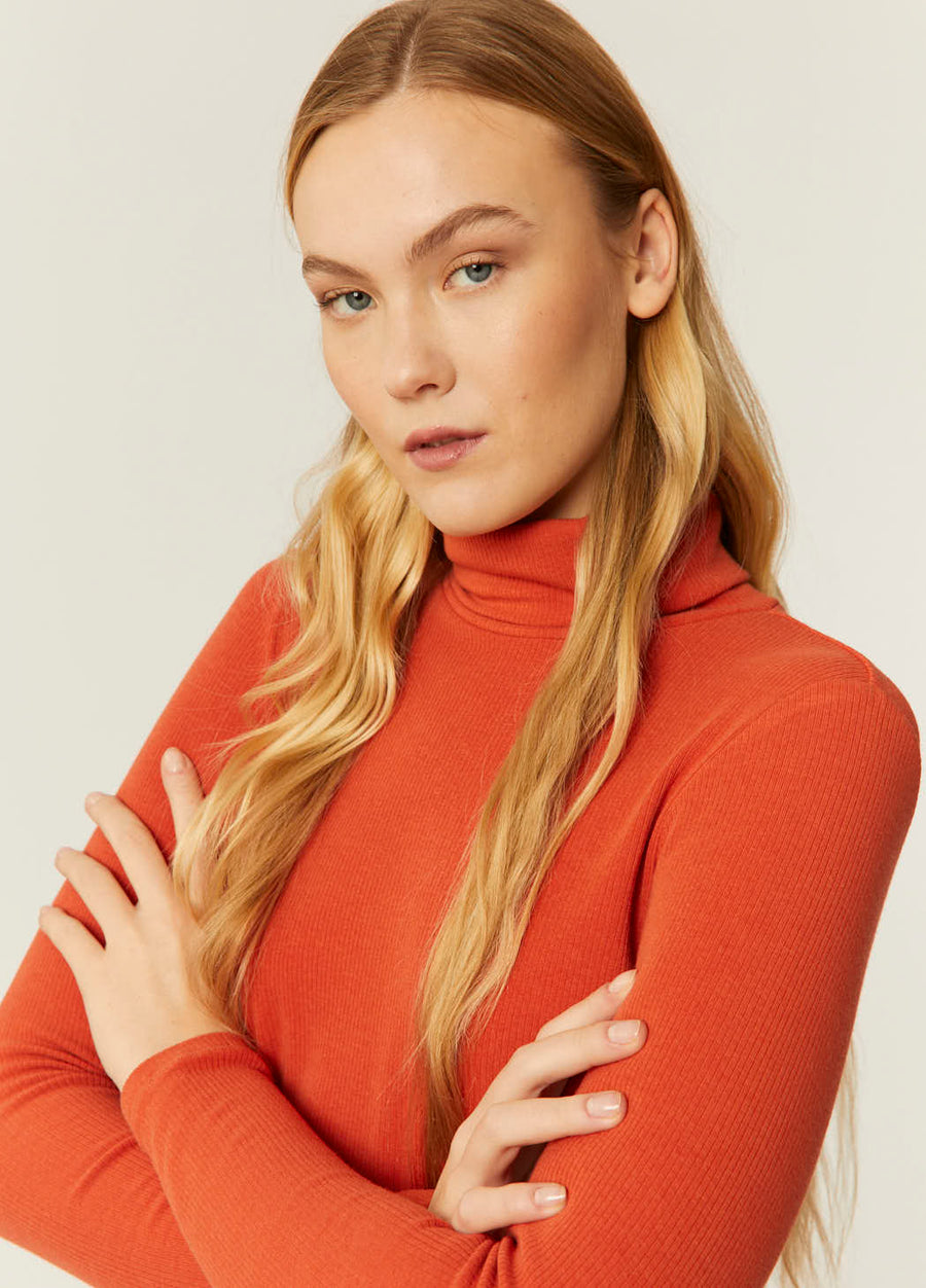 TOP CANALE CUELLO ALTO NARANJA